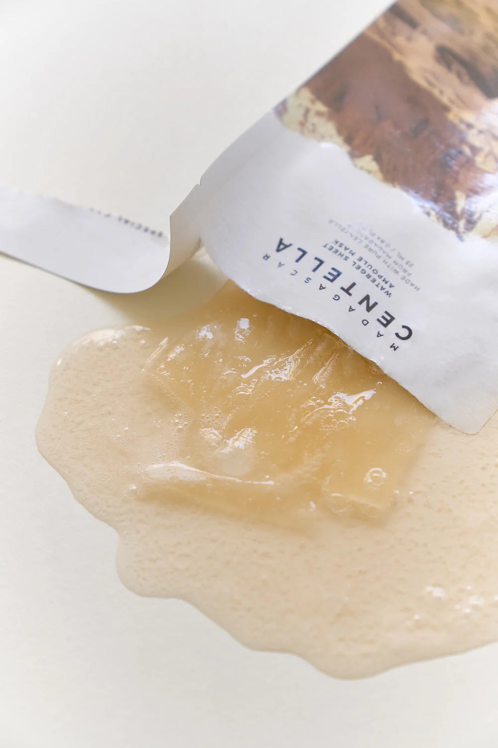 SKIN1004 Madagascar Centella Hyalu-Cica Hydrating Hydrogel Mask